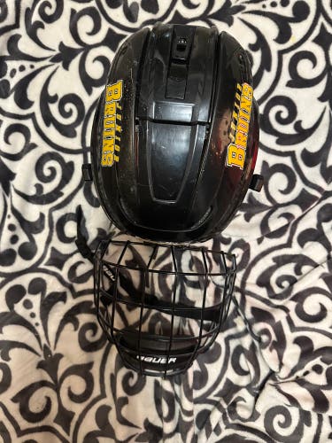 Medium Bauer Hyperlite Helmet (Used)