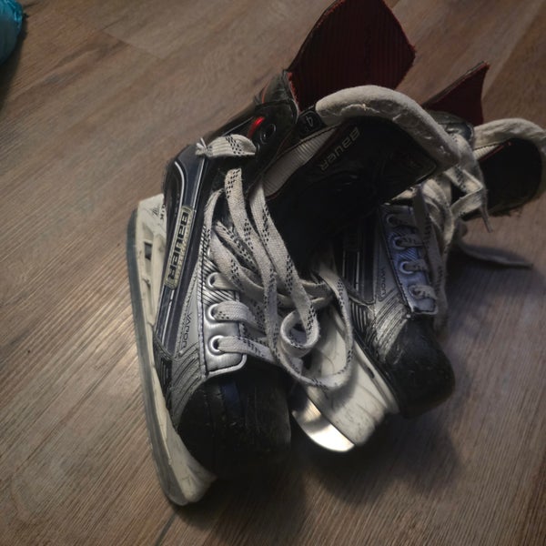 2021 Bauer Vapor X900 Hockey Skates Regular Width Size 4.5 (Used)