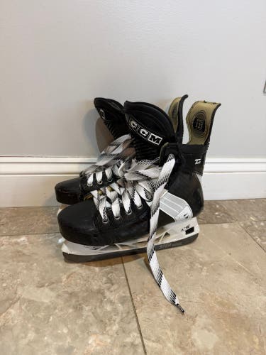 2024 CCM Super Tacks 652 Heritage (XF Pro) Hockey Skates Wide Width Size 5.5 (Used)