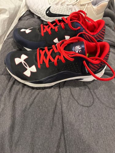 Unisex Size M 9.5 (W 10.5) Under Armour Spotlight Turf Shoes (Used)