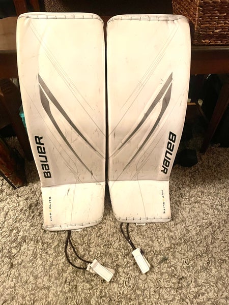 **LIKE NEW**34’ Bauer Hyperlite 2 Goalie Leg Pads
