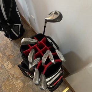 Titleist Right Handed Iron Set (Used)