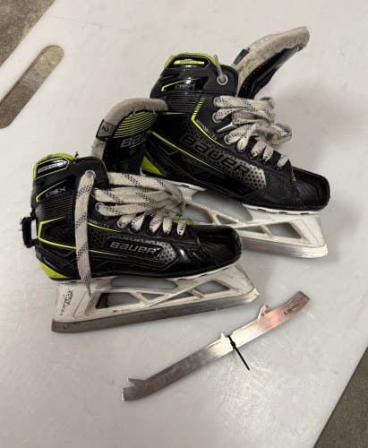 2021 Bauer GSX Hockey Goalie Skates Size 2 (Used)