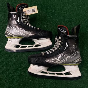 Bauer Vapor Hyperlite Hockey Skates | Intermediate 5.5 (Fit 2)