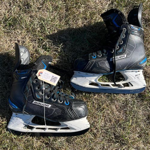 Bauer Nexus N8000 Hockey Skates | Intermediate 5.5 (Regular)