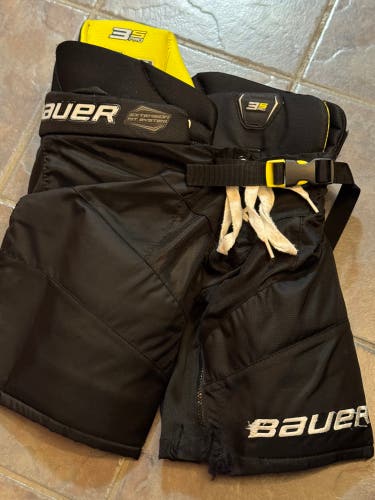 Men's Junior Small Bauer Supreme 3S Pro Hockey Pants (Used)