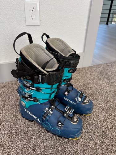 Mondo 24 & 24.5 Women's Tecnica Alpine Touring Zero G Tour Scout Ski Boots Medium Flex (Used)