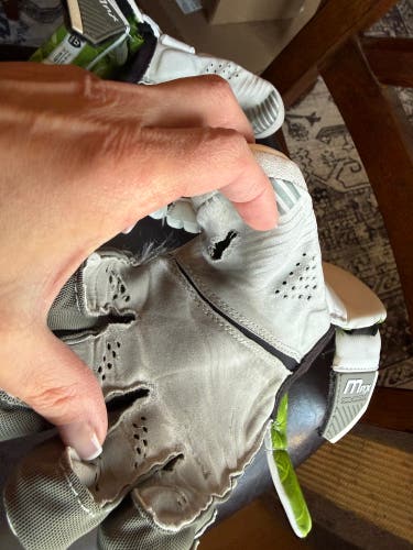 Maverik Max Lacrosse Gloves Medium (Used)
