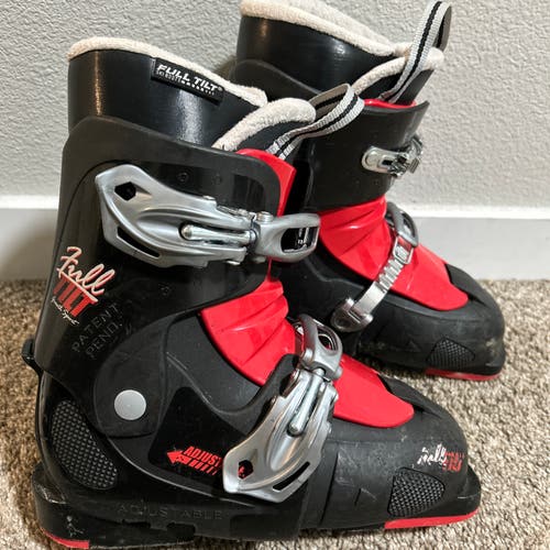 Full Tilt Growth Spurt Kids Adjustable Ski Boots Size 22-25.5 Mondo