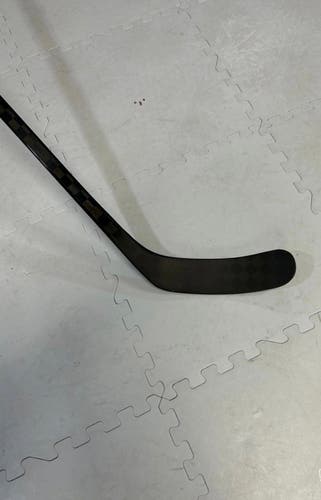 Senior(1x)Left P92M 95 Flex PROBLACKSTOCK Pro Black Out Unbranded Pro Stock Nexus Hockey Sticks