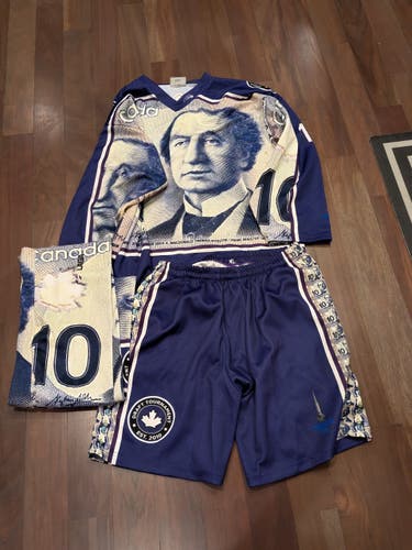 Ten 10 dollar XL Adult Hockey Jersey full set (Used)