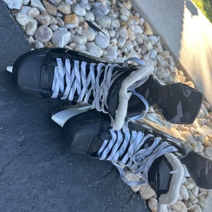 2003 CCM Tacks Hockey Skates Size 4 (Used)