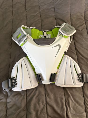 Large Youth Maverik MAX EKG Shoulder Pads (Used)