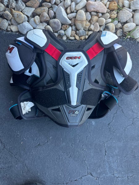 Medium Junior CCM JetSpeed FT6 Shoulder Pads (Used)