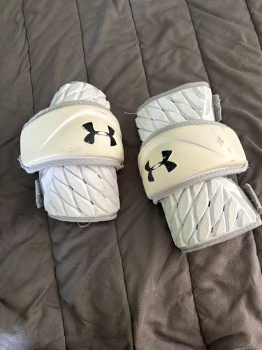 Large Adult Under Armour VFT wArm Pads (Used)