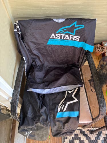 Black Men's Medium Alpinestars Race Pants and Shirt Combo (Used)