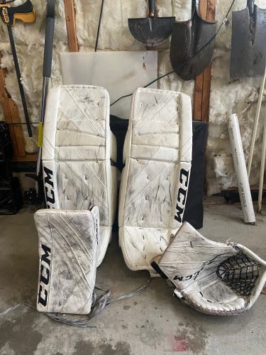 34" CCM EFlex 5 Regular Goalie Full Set (Used)