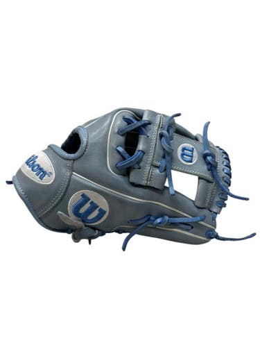 Used Wilson A2000 1786 11.5 RH Throw Glove - Royal/White/Carolina Blue 11835-S000202280