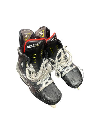 Used Bauer VAPOR HYPERLITE Intermediate Hockey Skate Intermediate 4.5 11375-S000371441