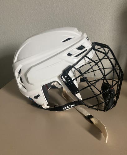 Pro stock Large CCM Resistance Helmet with brand new black CCM cage
