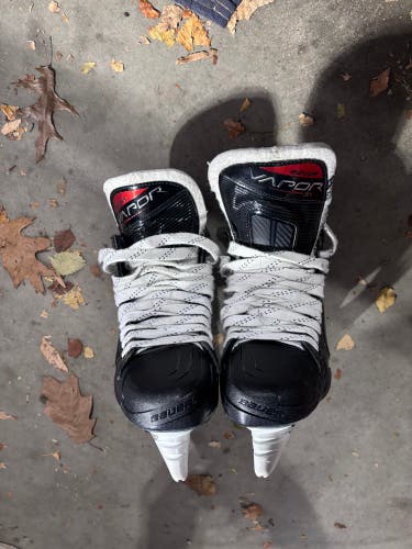 2021 Bauer Vapor 3X Hockey Skates 7 (Used)