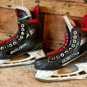 Bauer Vapor X Velocity Hockey Skates Regular Width Size 5.5 (Used)