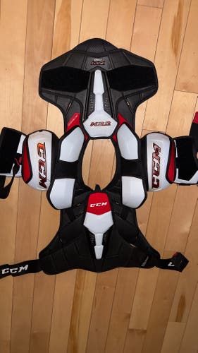 Men's Medium Senior CCM JetSpeed FT4 Pro Shoulder Pads (Used)