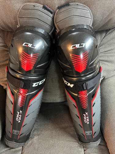 Senior CCM QuickLite 15" Shin Pads (Used)