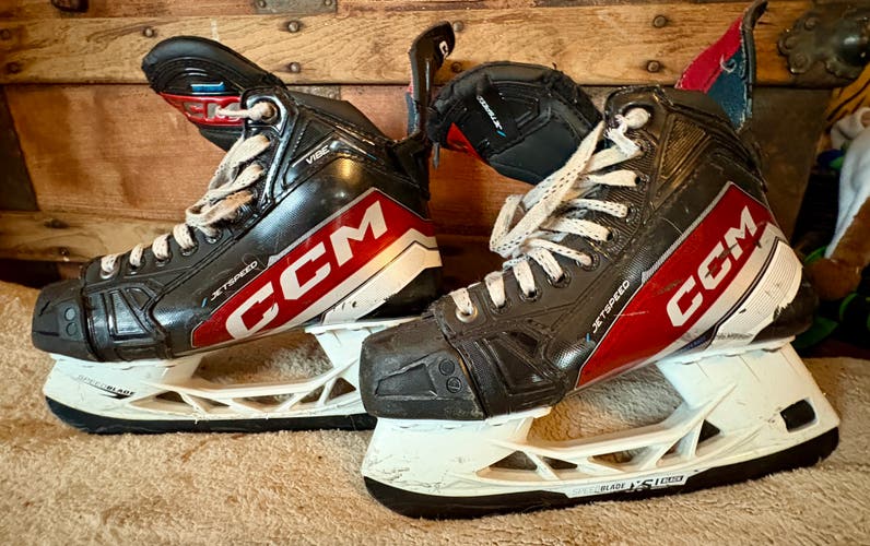 CCM JetSpeed Vibe Hockey Skates Regular Width 6 (Used)