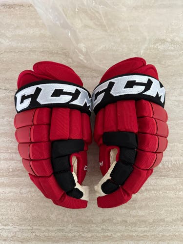 Carolina Hurricanes CCM HG97 Gloves 14" Pro Stock (New)