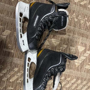 2011 Bauer Supreme One20 Hockey Skates Regular Width Size 3 (Used)