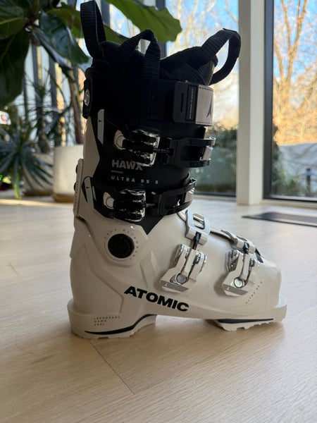 Women's Atomic Hawx Ultra 95s Mondo 22/22.5 Ski Boots (Used only 5 days)