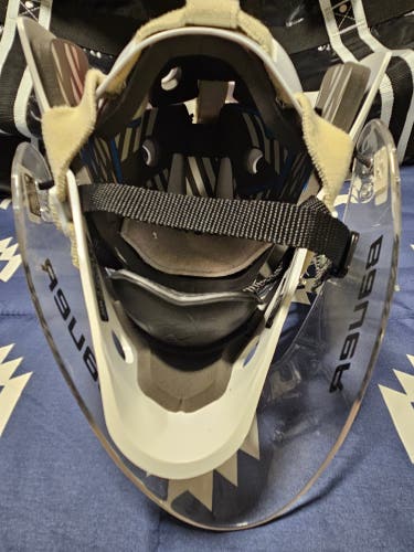 Junior Medium 2024 Bauer 930 Goalie Mask (Used)
