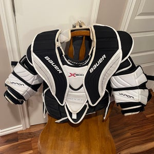 Large Bauer Vapor X900 Goalie Chest Protector (Used)