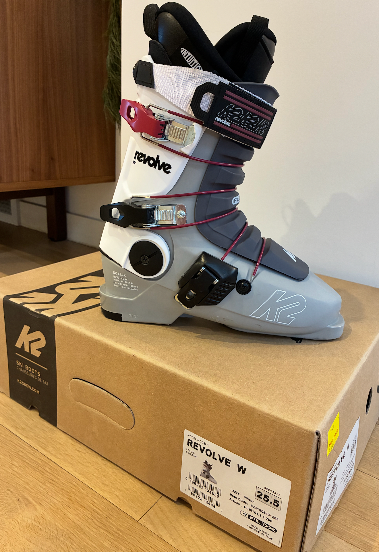 BRAND NEW!! K2 Revolve KF (pro model) Ski Boots (sz 25.5) - never