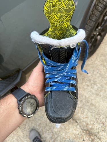 2021 Bauer Vapor 3X Hockey Skates Regular Width Size 3.5 (Used)