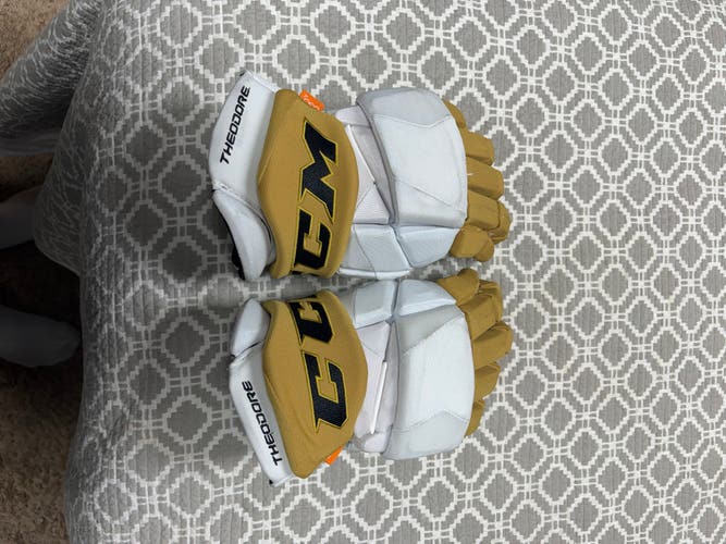 CCM HGPJSPP Gloves 14" Pro Stock (Used)