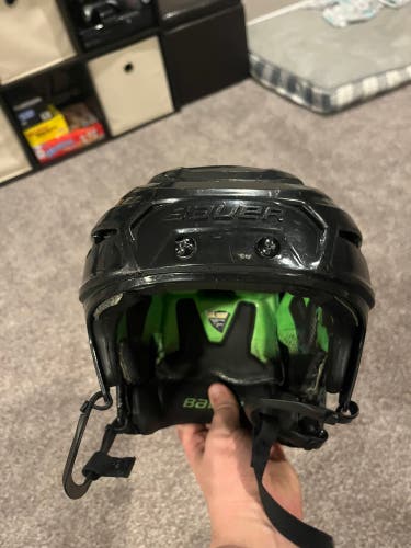 M/L Black Hyperlite Helmet