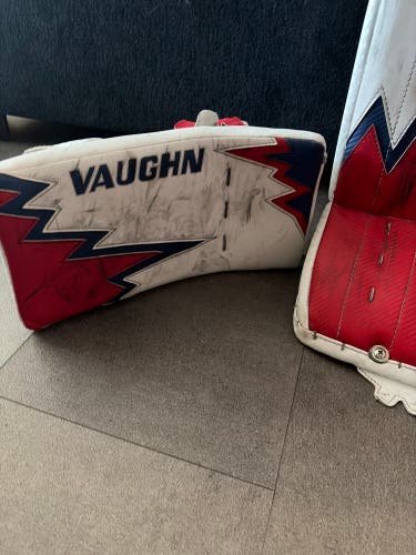 32" Vaughn V9 Pro Carbon Regular Goalie Full Set (Used)