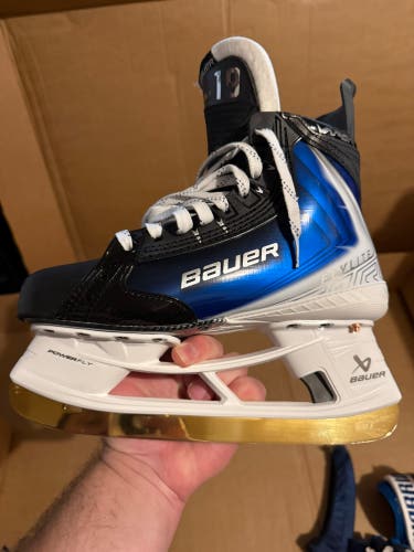 2025 Bauer Vapor Flylite Hockey Skates EEE Pro Stock 7.5 (Used)