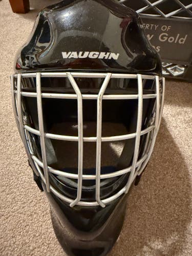 Junior 2015 Vaughn Goalie Mask (Used)