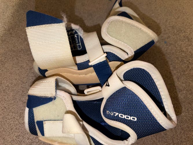 Youth Small Bauer Nexus 1000 Elbow Pads (Used)