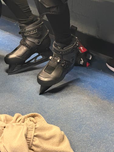 2024 Bauer Konekt Hockey Skates Size 5 (Used)