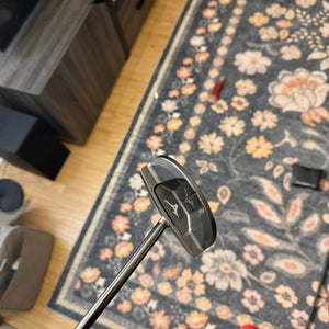 Black Men's Mizuno OMOI Type V Mallet Right Handed Putter 35" (Used)