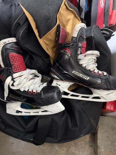 2017 Bauer Vapor 1X Hockey Skates Narrow Width 6.5 (Used)