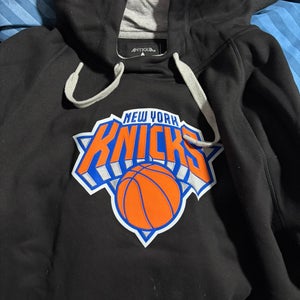 New York Knicks Antigua Sweatshirt