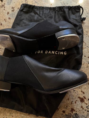 Jazz style tap shoes split sole