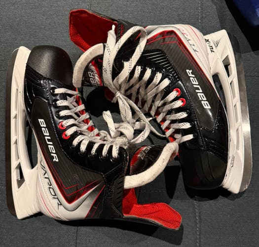 2025 Bauer Vapor Flypro Hockey Skates Regular Width 9 (New)
