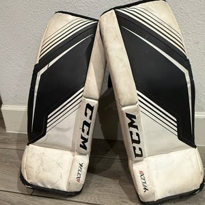 22" CCM YTFlex 2 Goalie Leg Pads (Used)