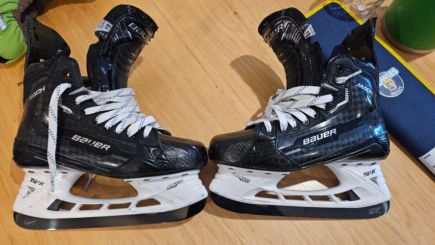 2022 Bauer Supreme Mach Hockey Skates Regular Width 6.5 (Used)